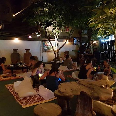 Bamboozle Hostel Haad Rin Exteriör bild