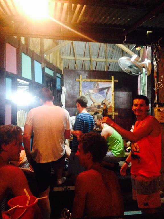 Bamboozle Hostel Haad Rin Exteriör bild