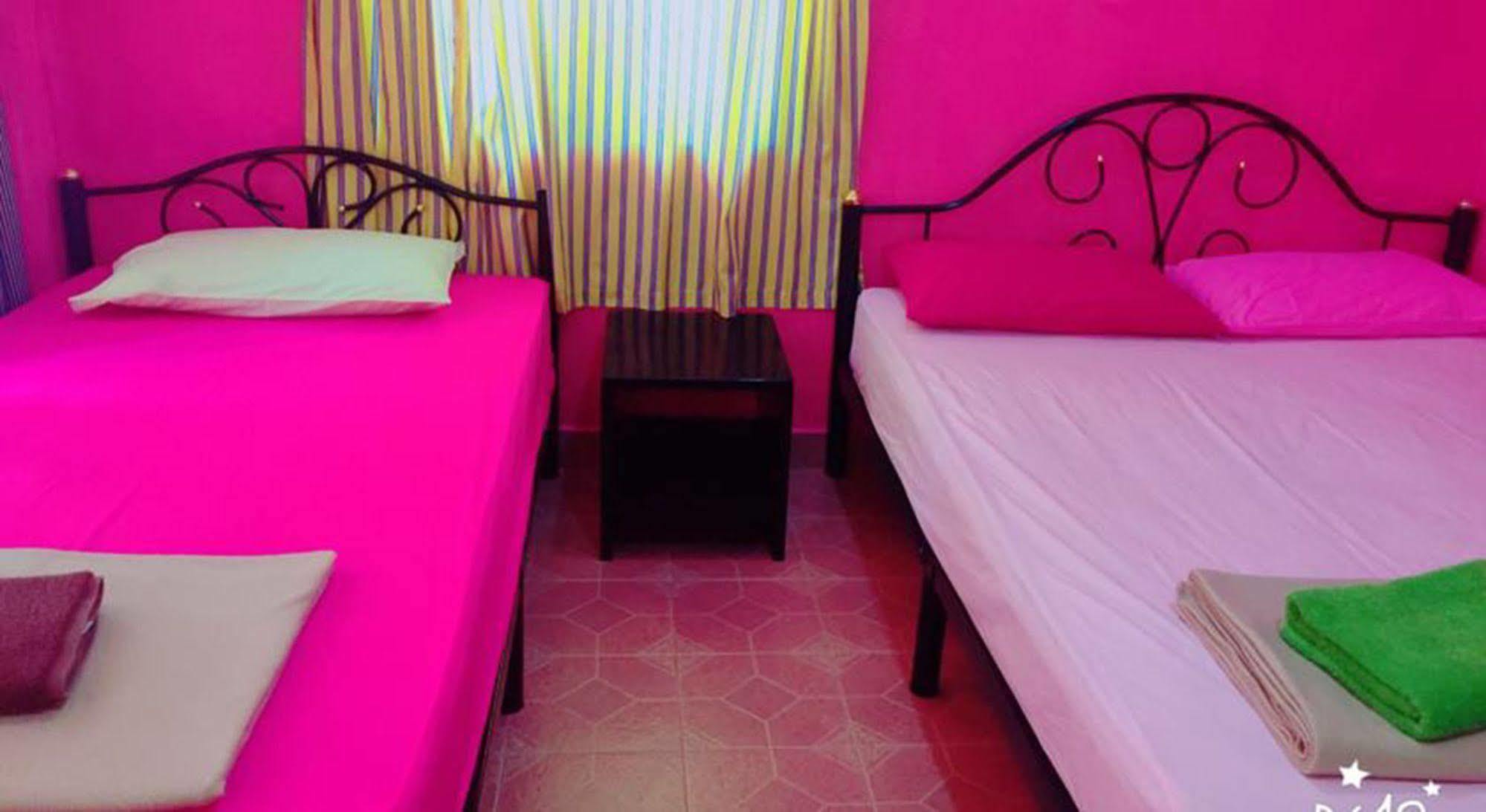 Bamboozle Hostel Haad Rin Exteriör bild