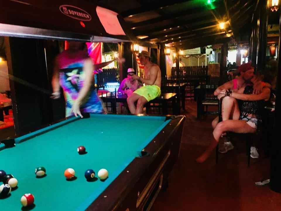 Bamboozle Hostel Haad Rin Exteriör bild