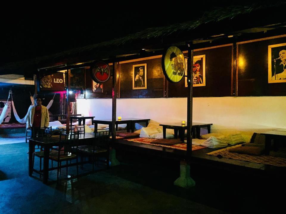 Bamboozle Hostel Haad Rin Exteriör bild