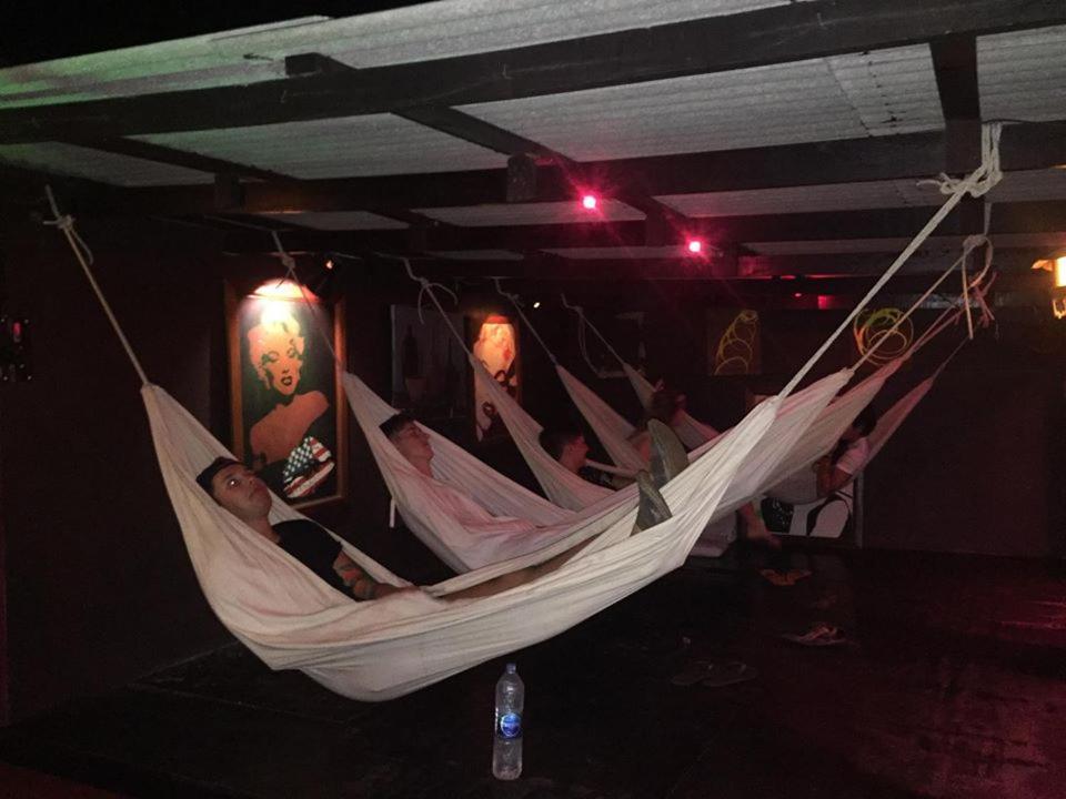 Bamboozle Hostel Haad Rin Exteriör bild